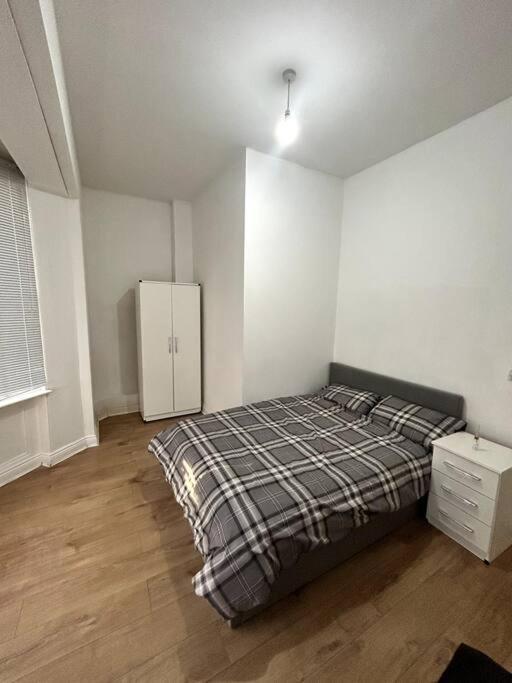 Leicester Spacious Flat With Free Parking Ngoại thất bức ảnh