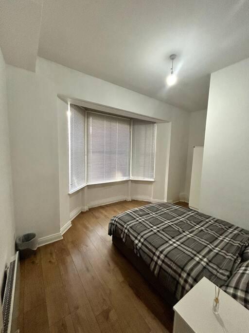 Leicester Spacious Flat With Free Parking Ngoại thất bức ảnh