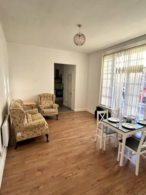 Leicester Spacious Flat With Free Parking Ngoại thất bức ảnh